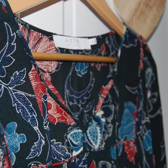 ASTR the label floral boho rayon top - Picture 4 of 7